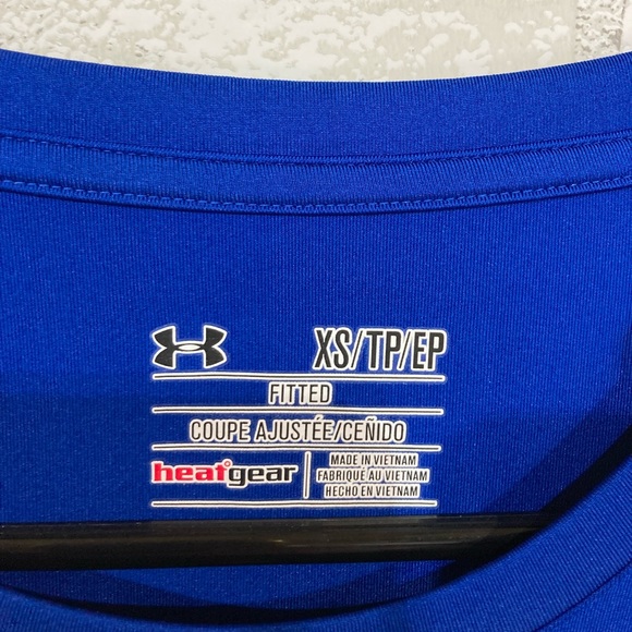 Under Armour Women’s Fitted Hear Gear Shirt - Picture 4 of 6